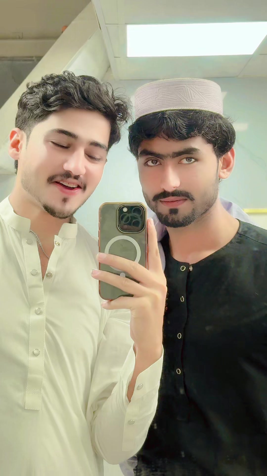 @CHUTA DANA👬