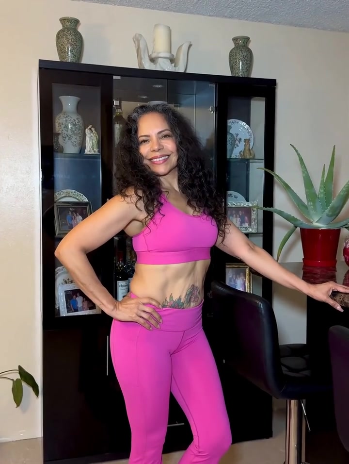 @Claudia Román