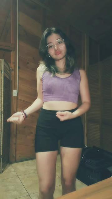 @oohlastella