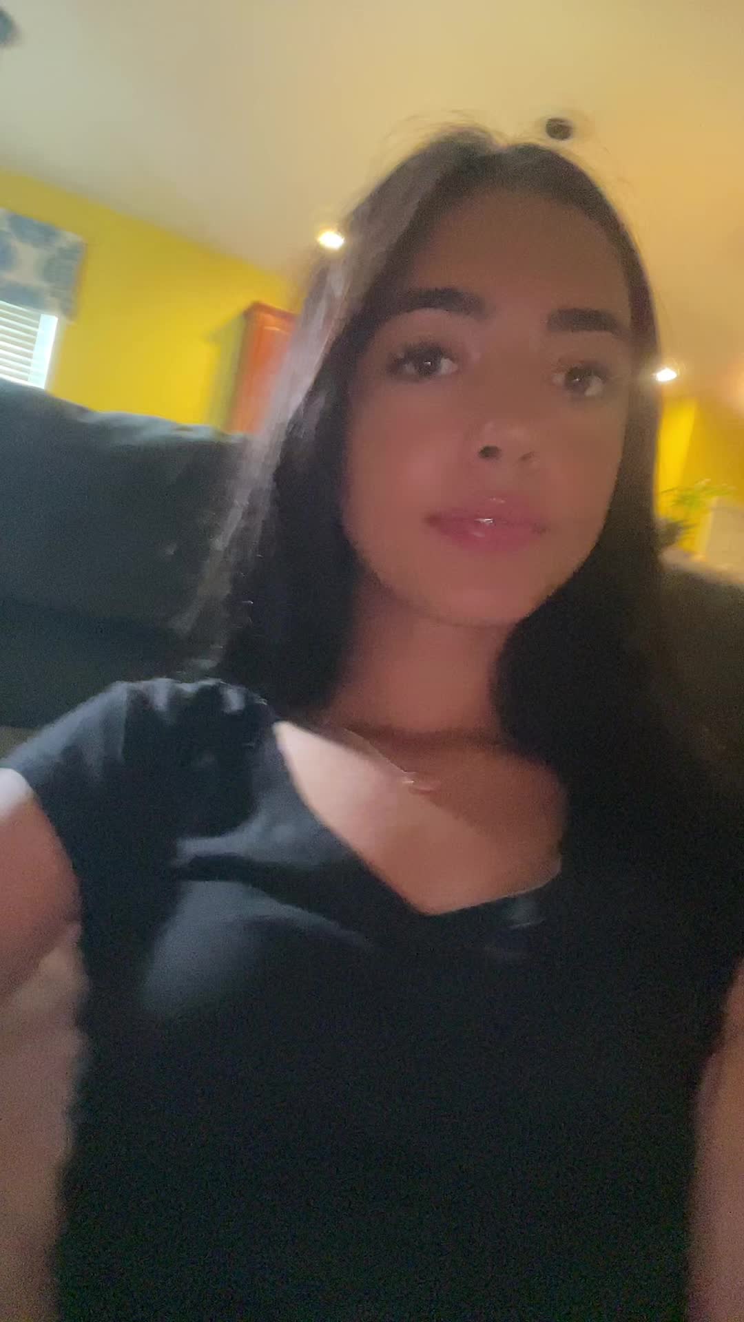 @✨A V A✨