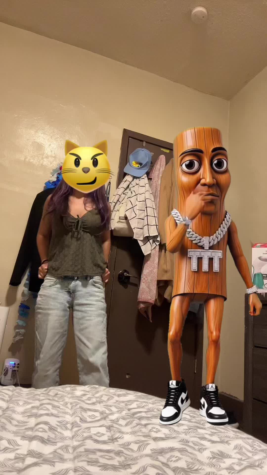 @𝓒𝓪𝓷𝓭𝓲𝓬𝓮⋆