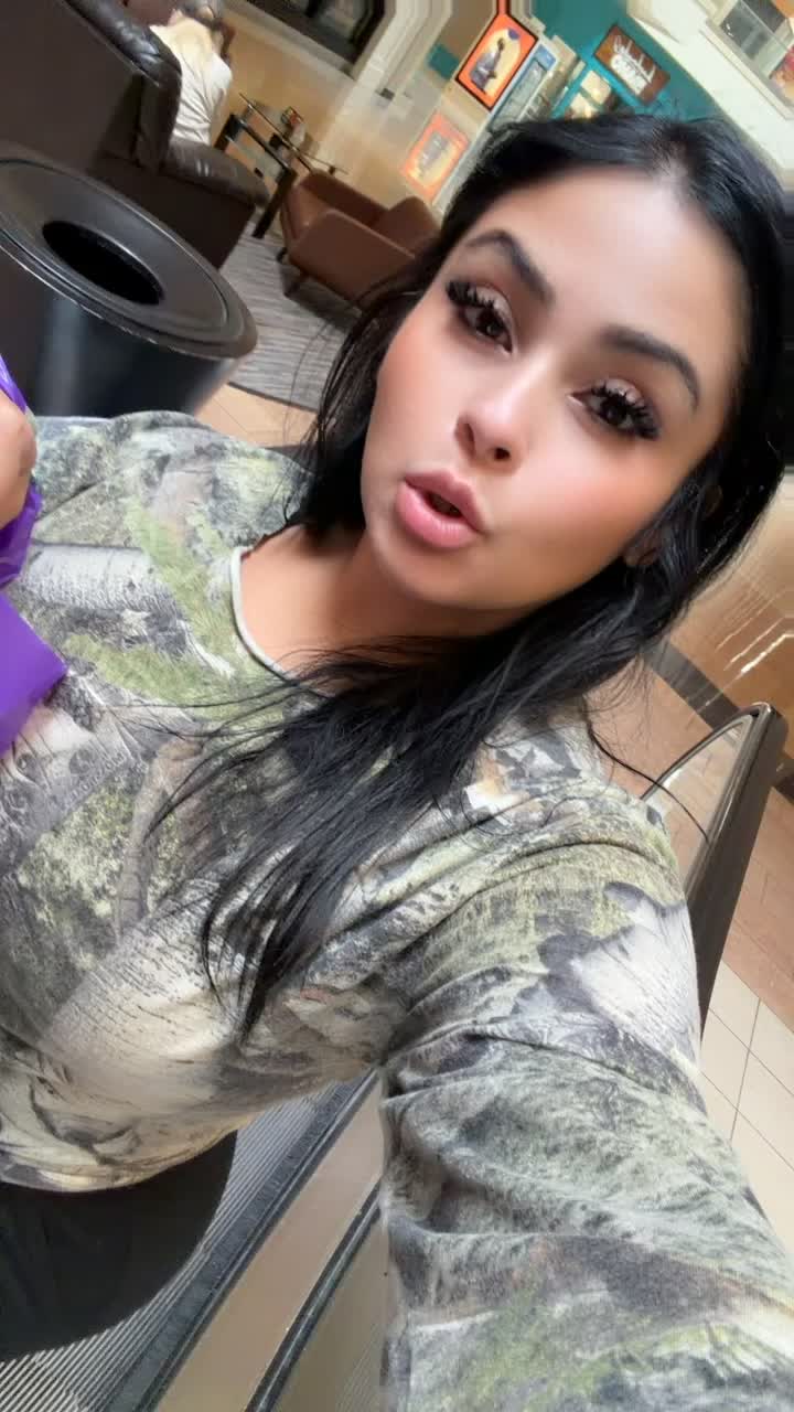 @🍑🥭Lady Millones🥭🍑