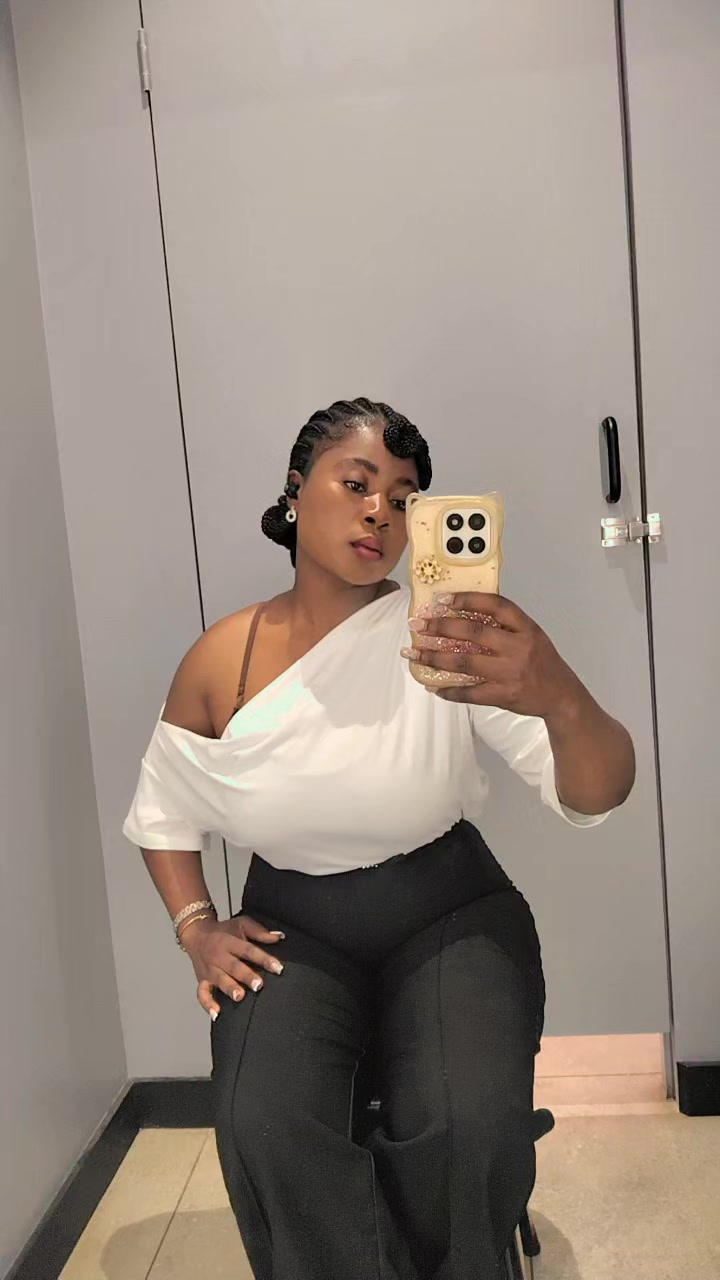@Rhulani221