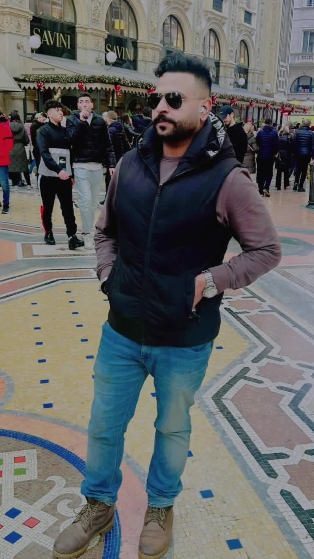@Meeran Dar 🇮🇹