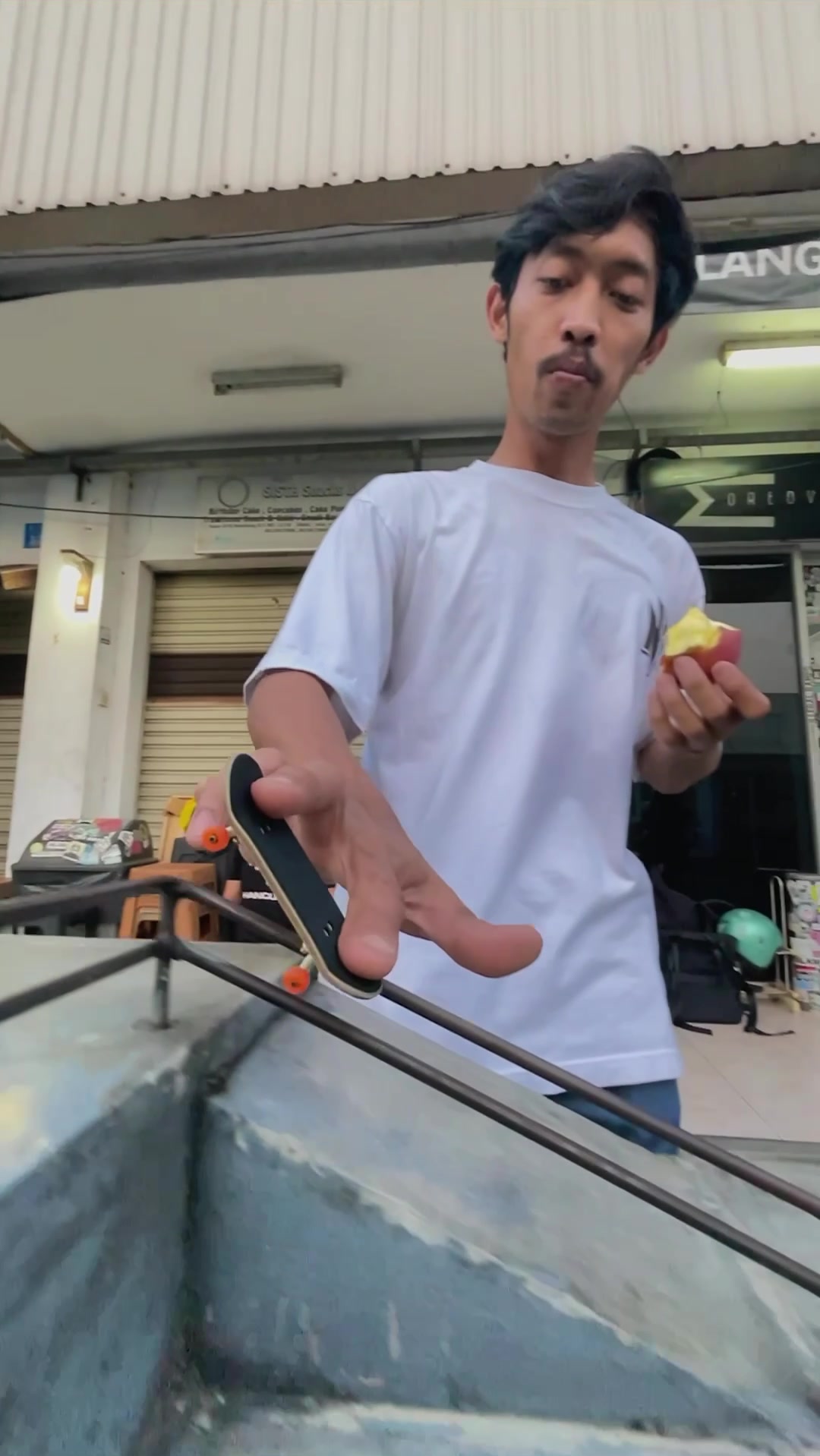 @N!