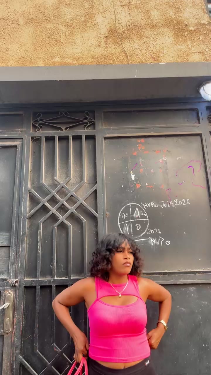 @Sarah Muzi la star