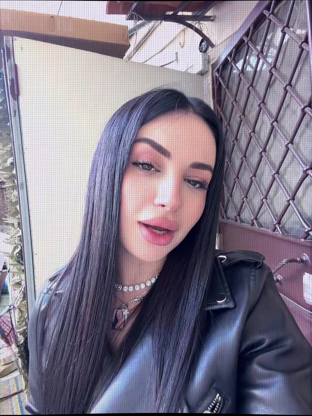 @SnowWhite🖤