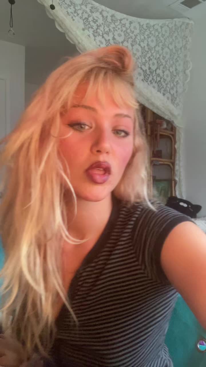 @EllaTheAngel