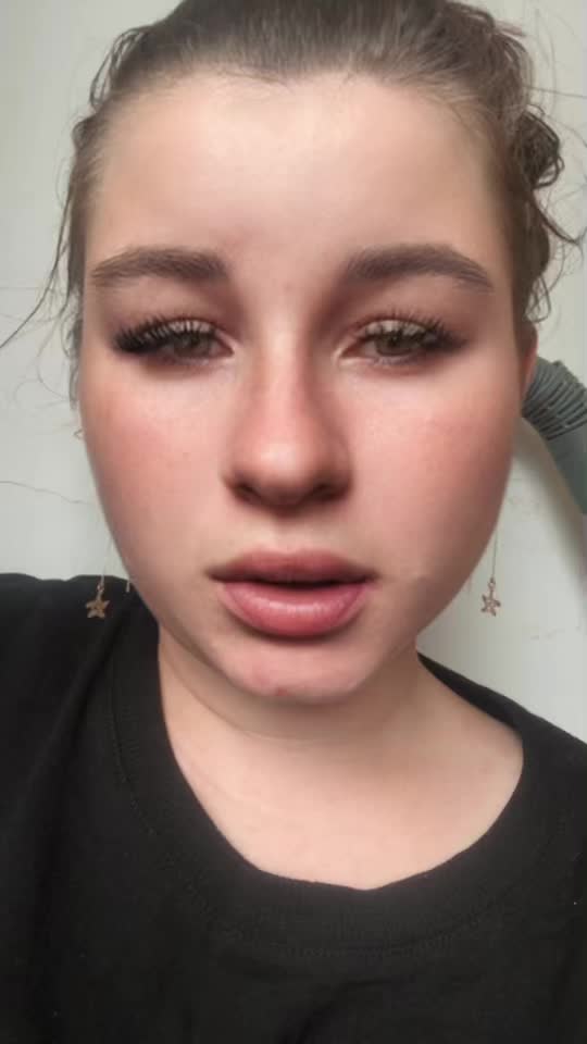 @викусик🥰