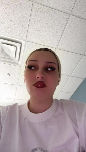 @Alexisssss