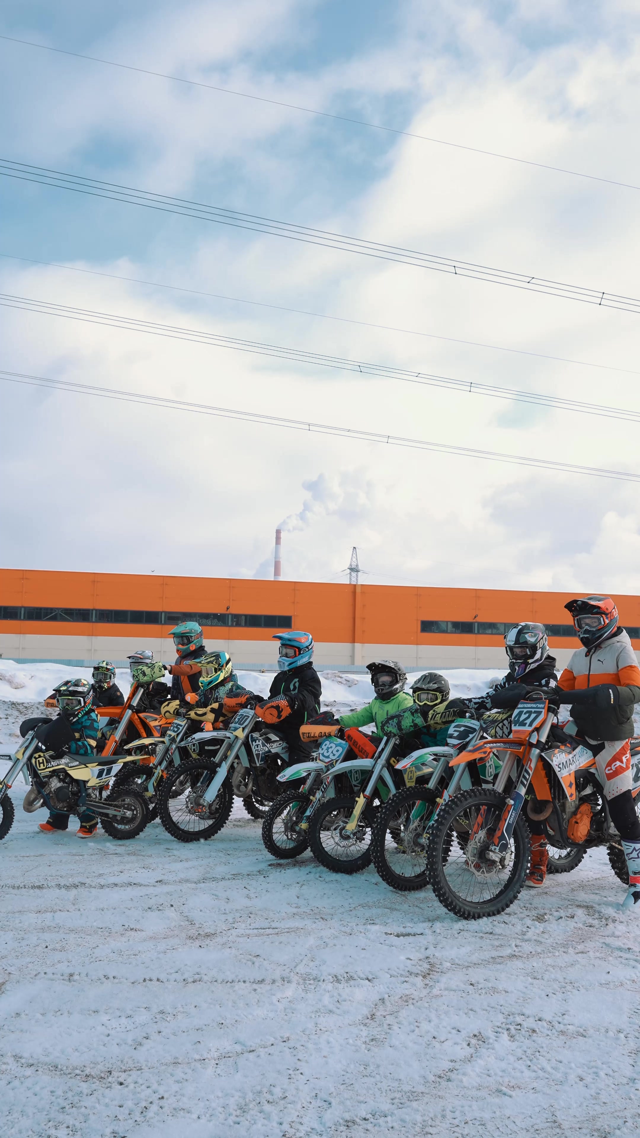 @Kids Cross