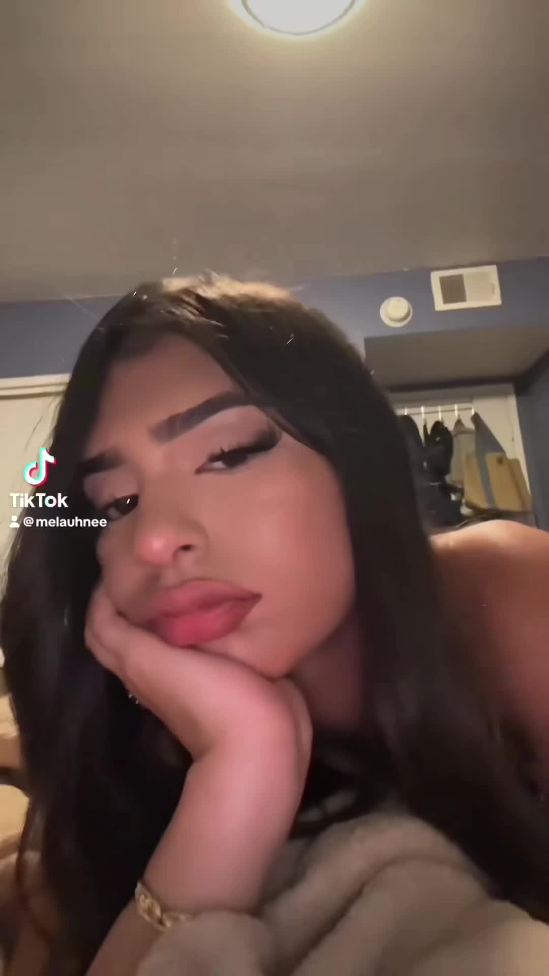 @user526829373829