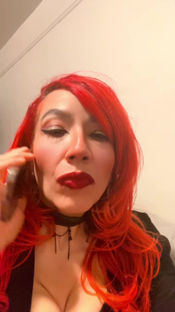 @makeupfromred