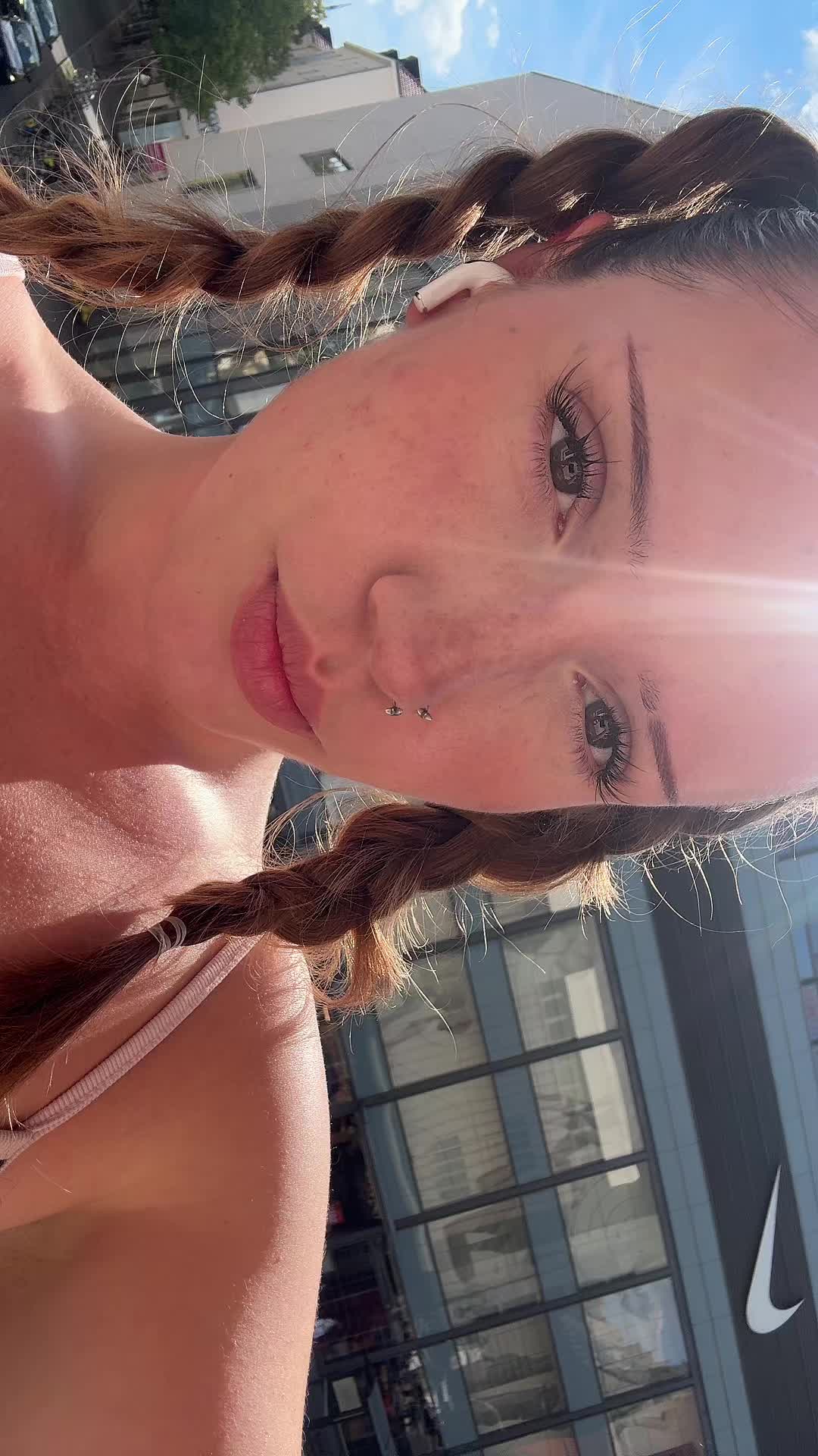 @Mara