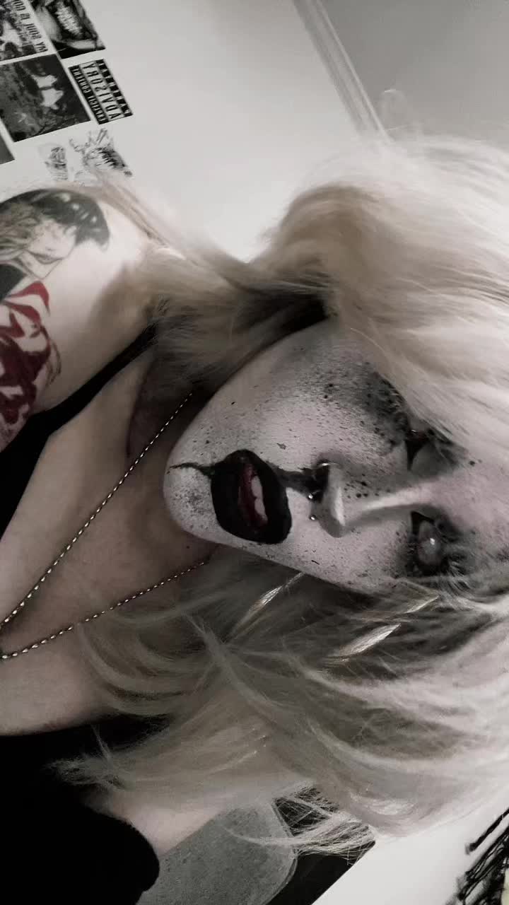@𝔊𝔦𝔰𝔢𝔩𝔩𝔢♱