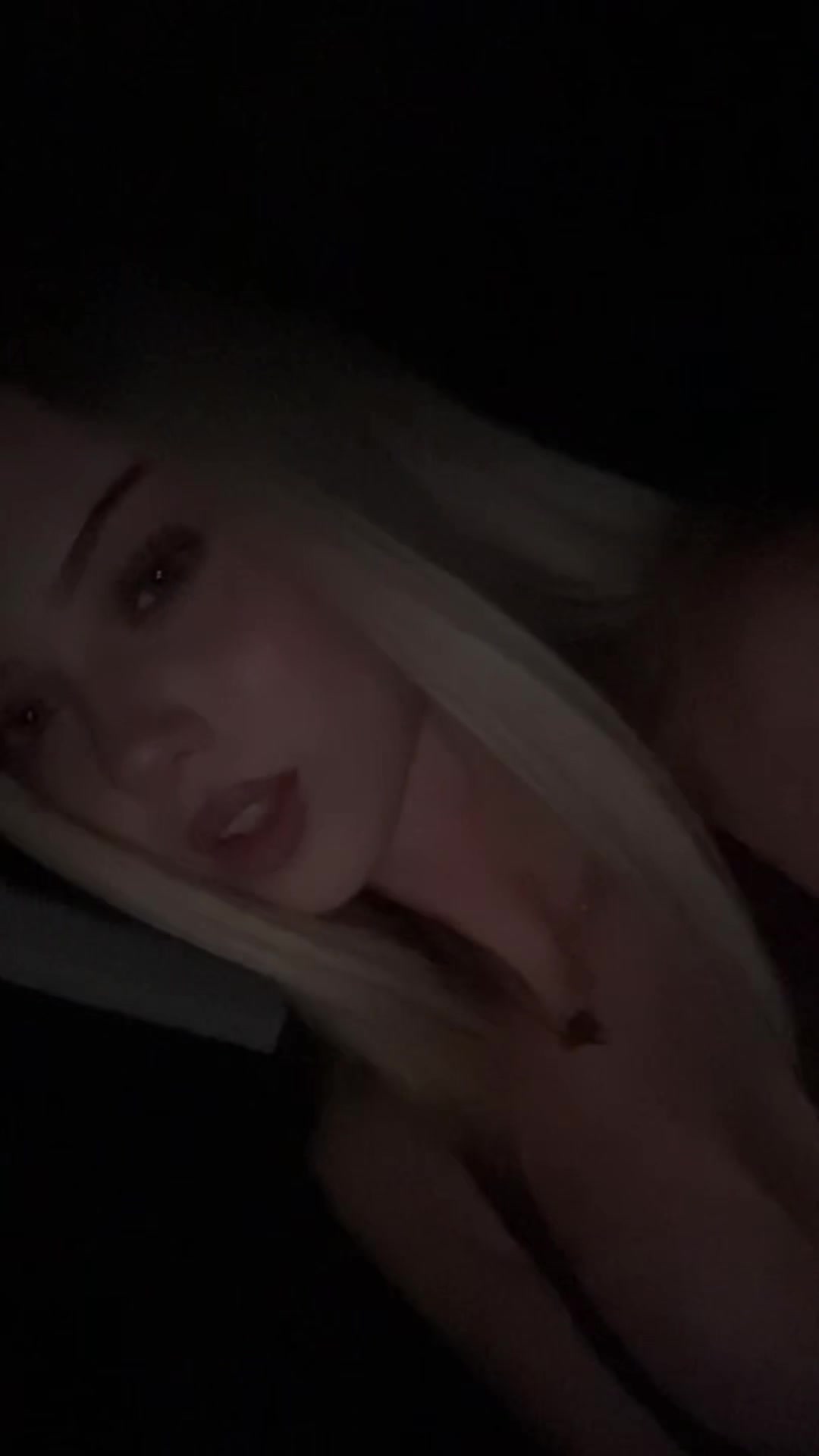 @️ella