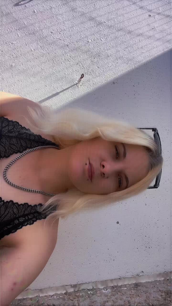@Celine_cz