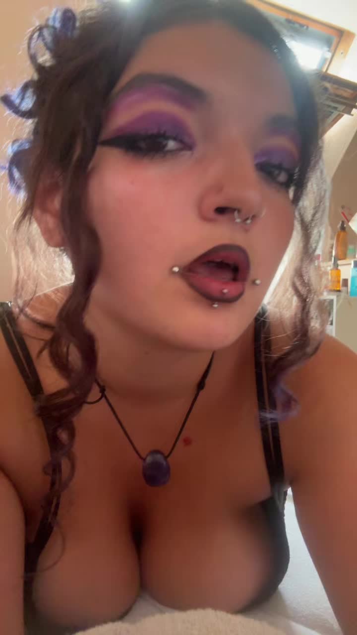 @</3
