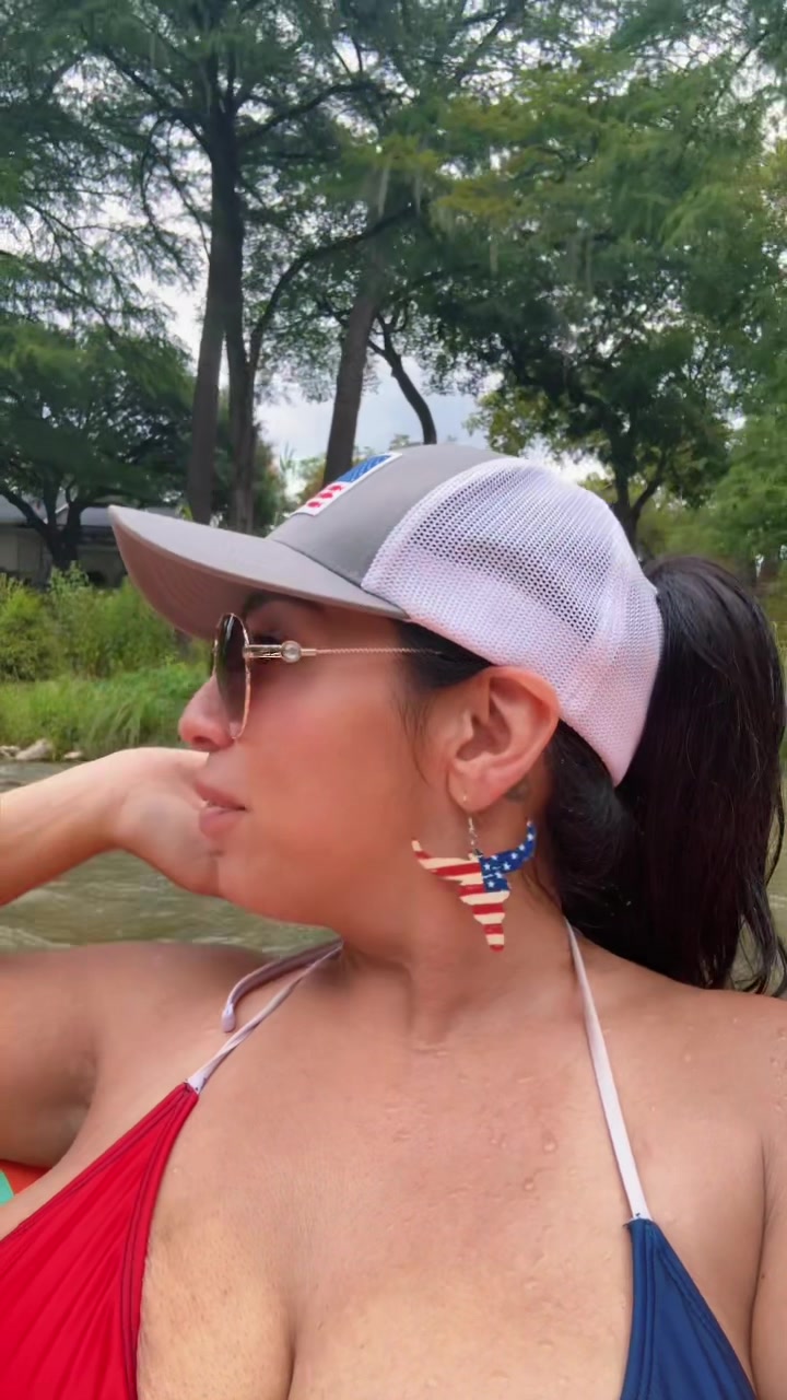 @KeepingUpWithVeronica