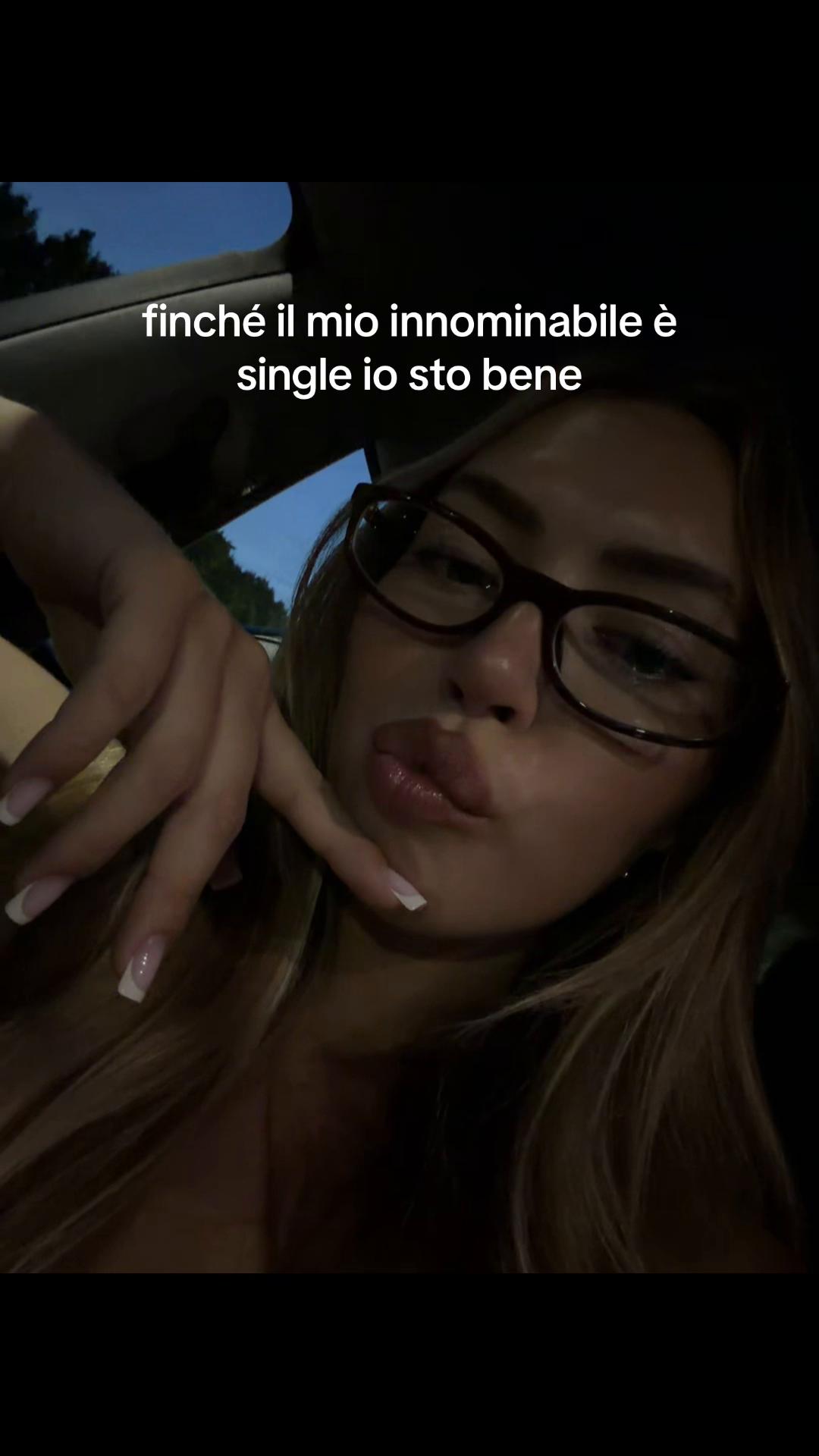 @isabelllola