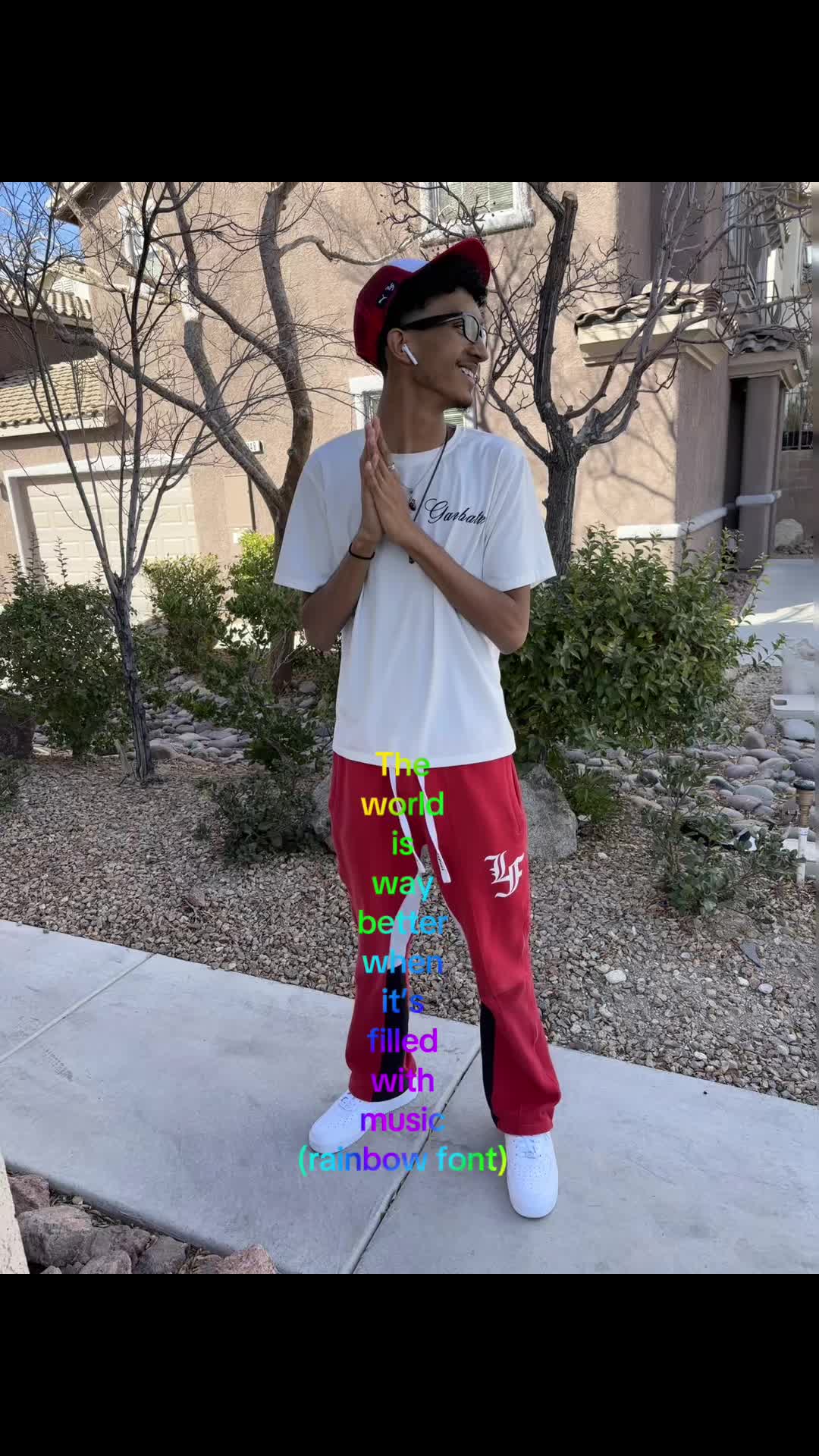 @𖣂