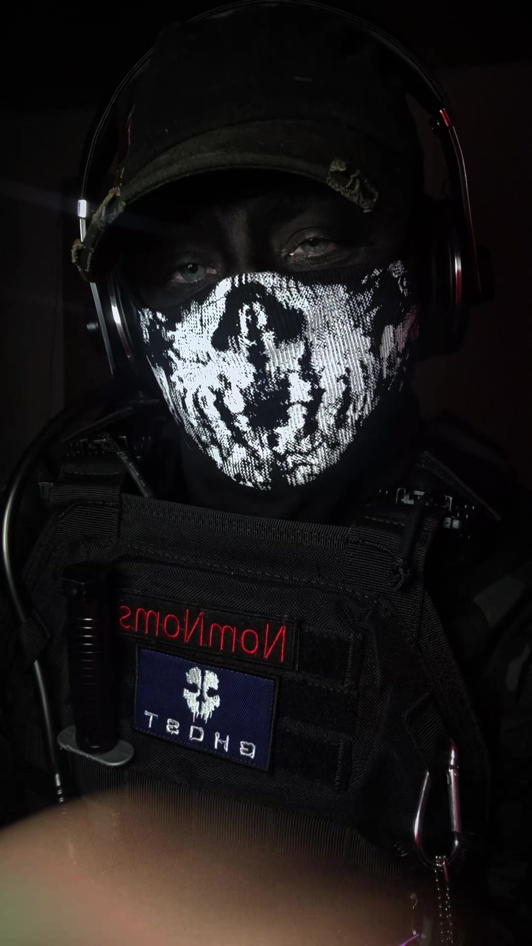 @Callsign.NomNoms (-_-)
