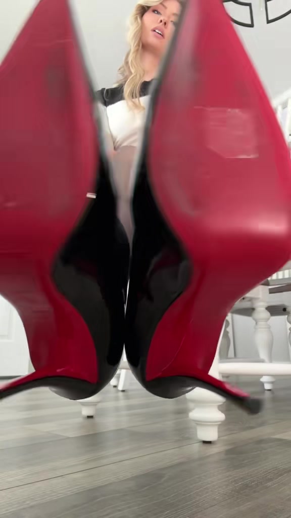 @EmmaSirusInHeels