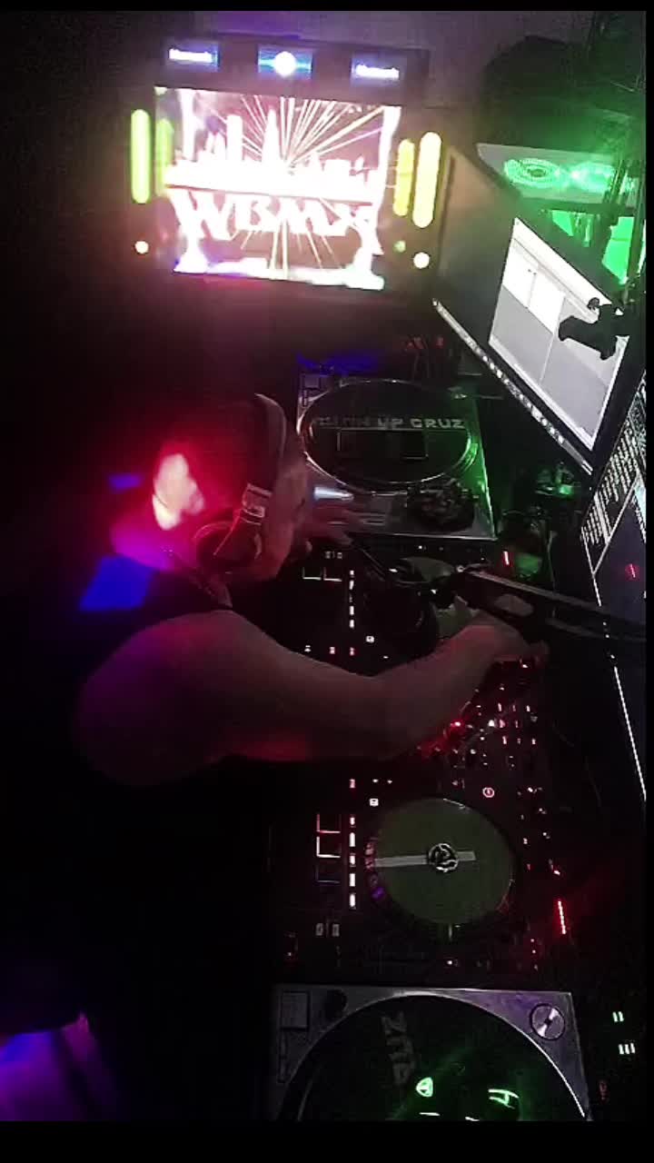 @Dj CutinupCruz