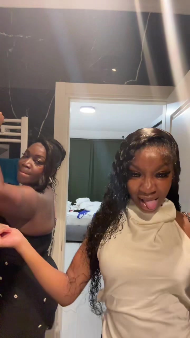 @dezha naeè ✰