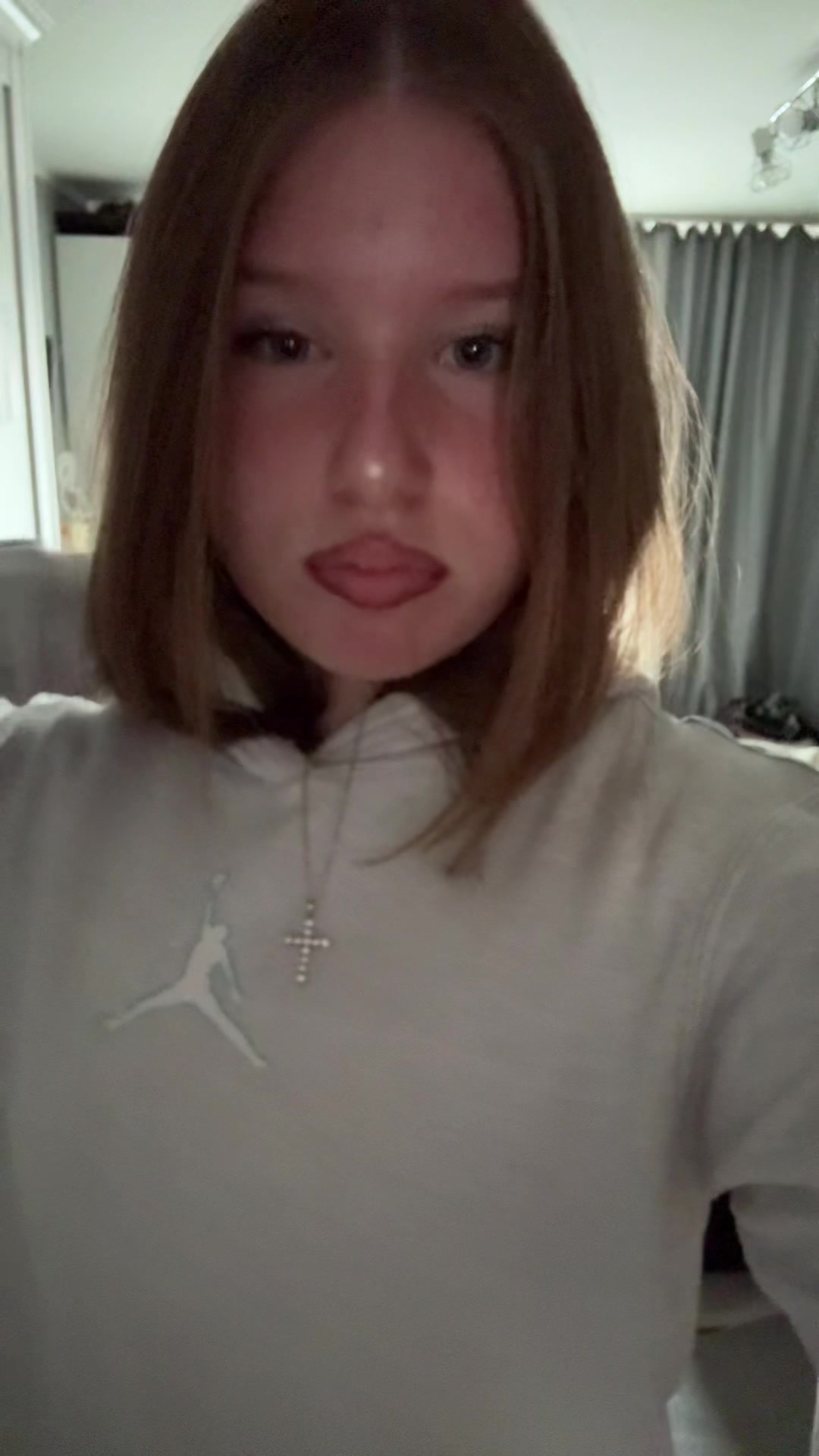 @🧛🏻&zwj;♀️