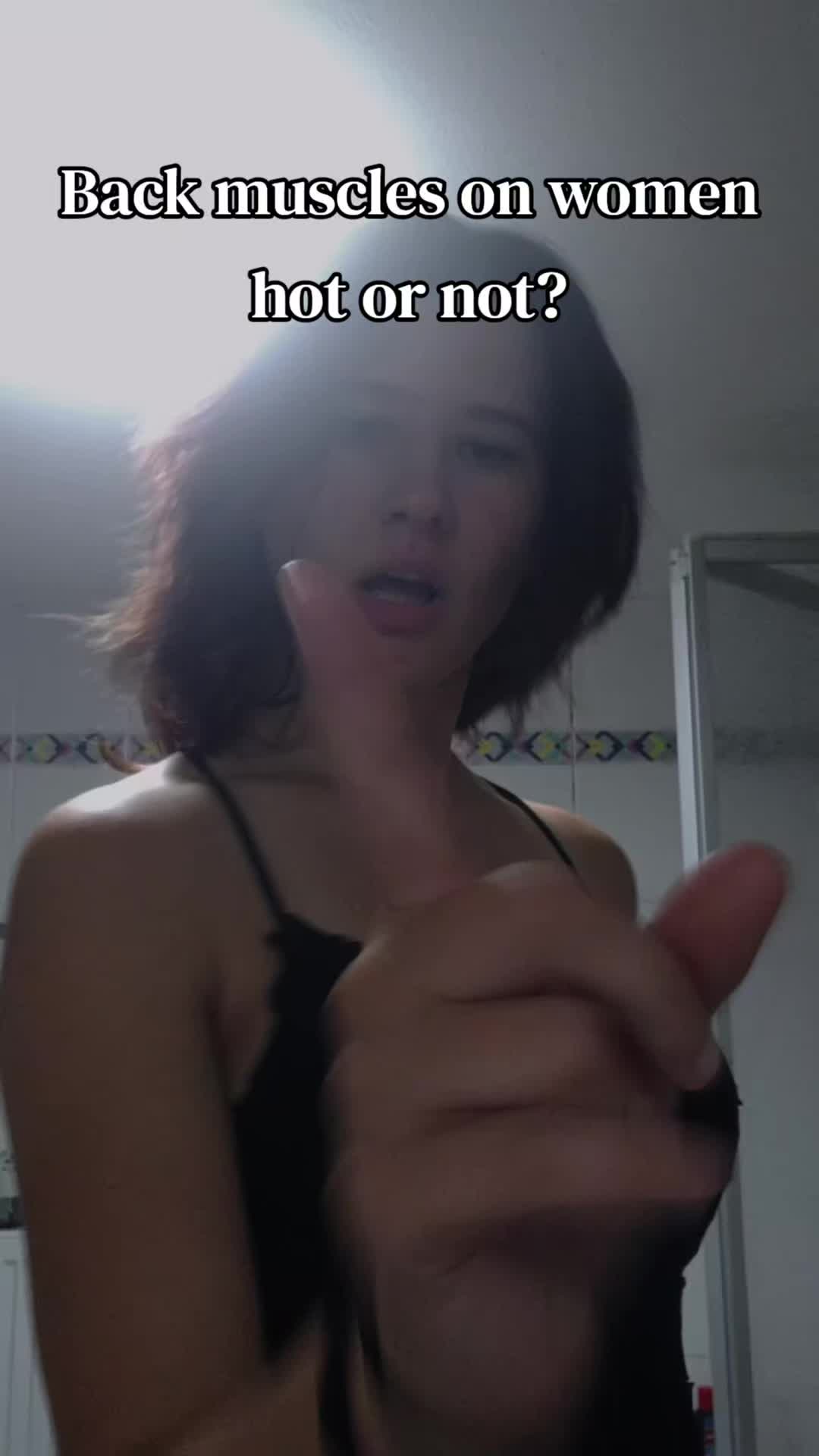 @😼