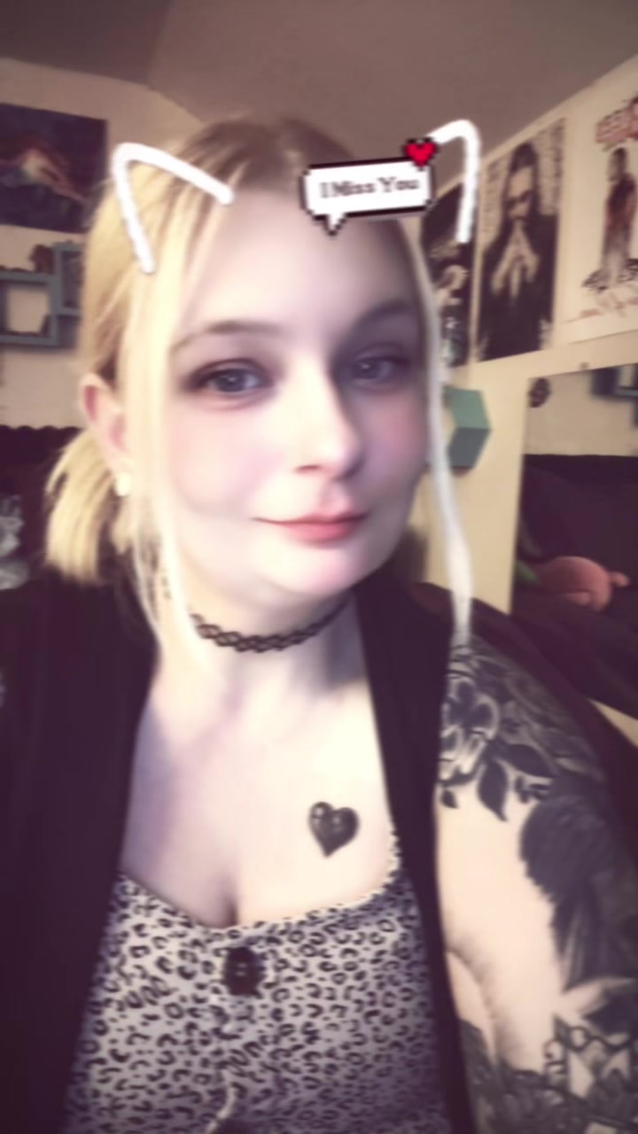 @Crashley0828