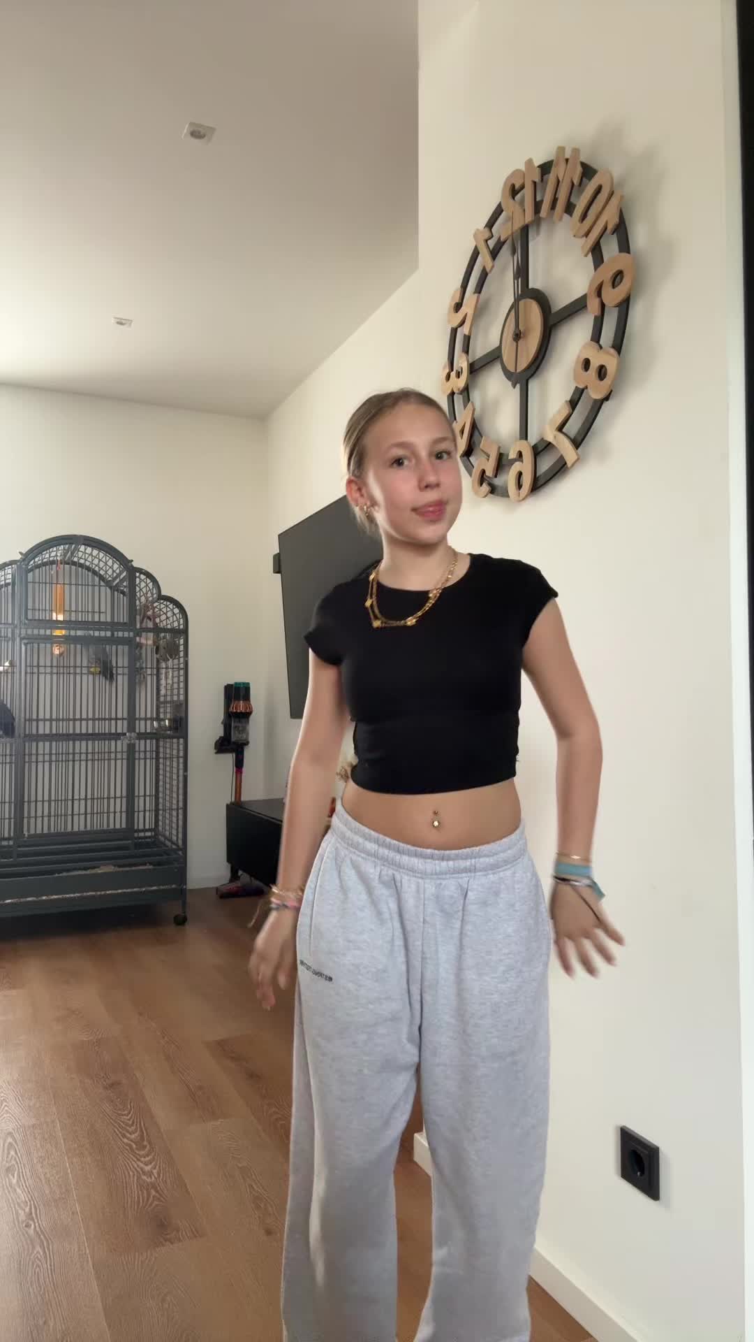 @vali_dance.acc