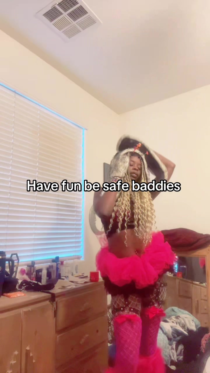 @urmomsbushy