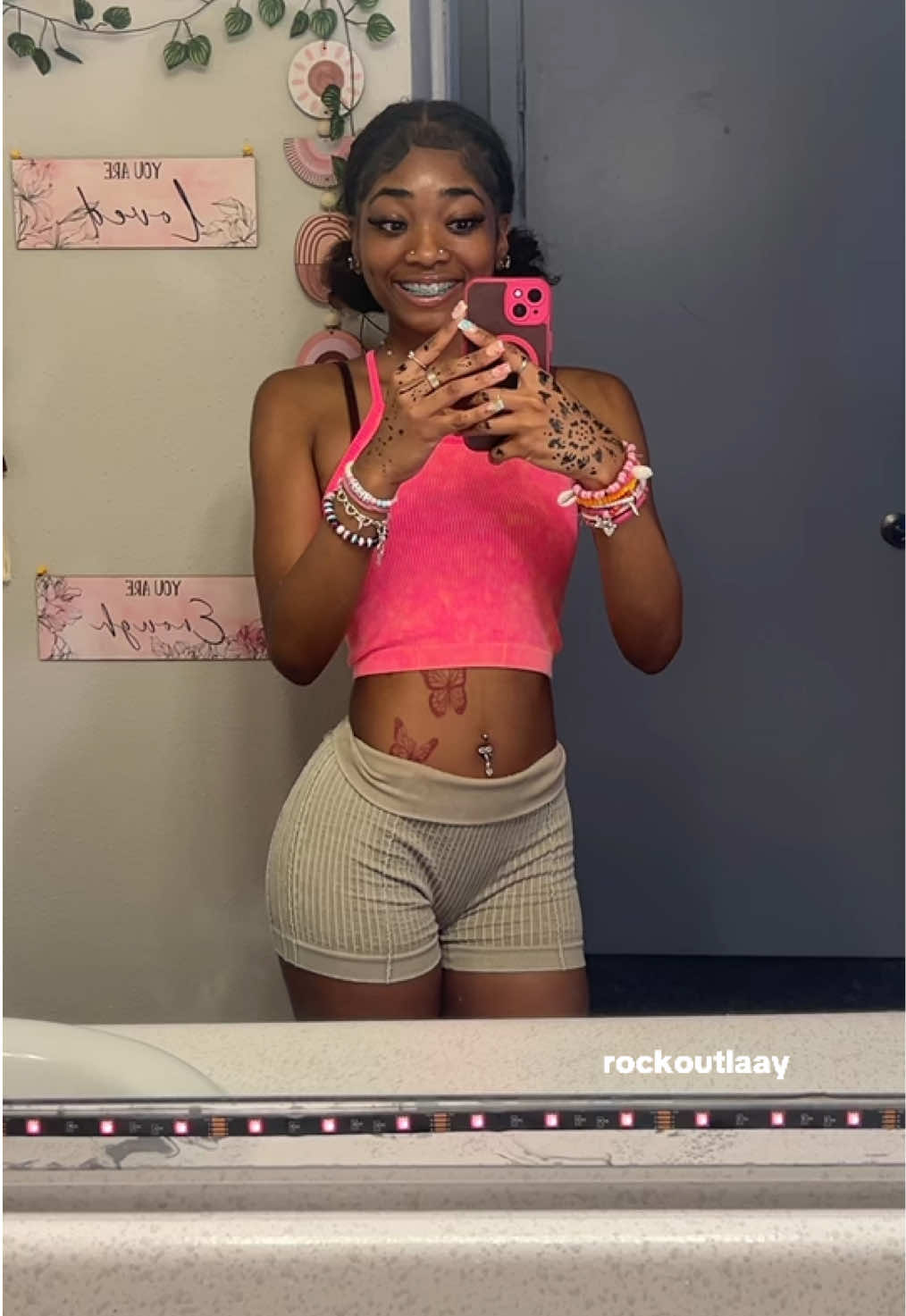 @rockoutlaay