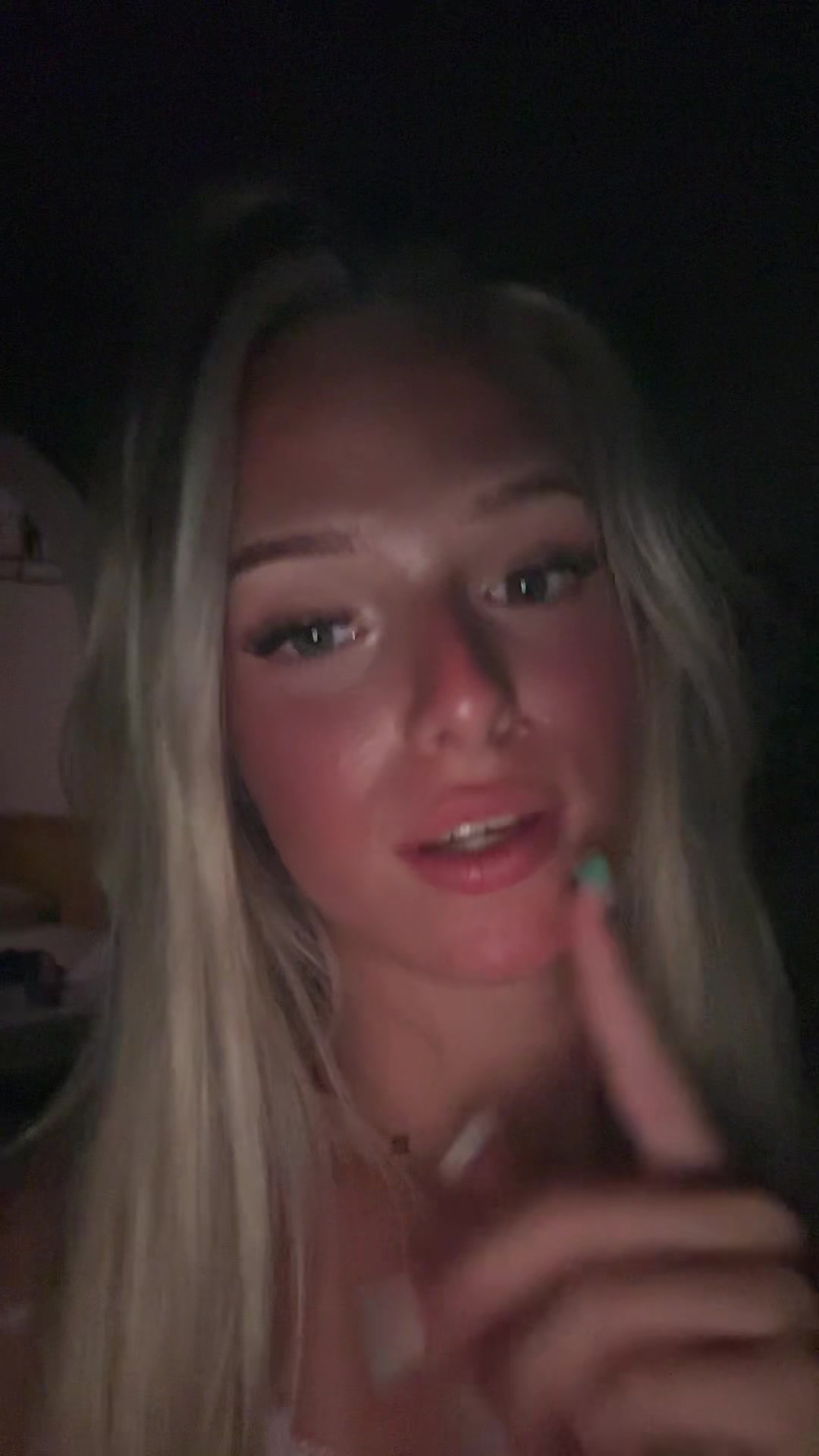 @𝐙𝐨𝐞𝐲