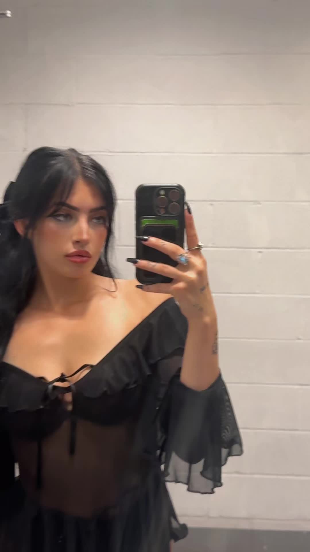 @lilliezworld