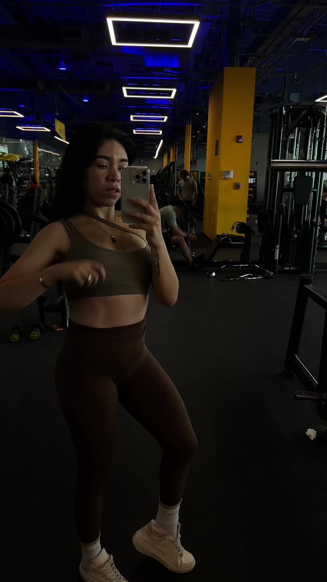 @N A Y 🤍