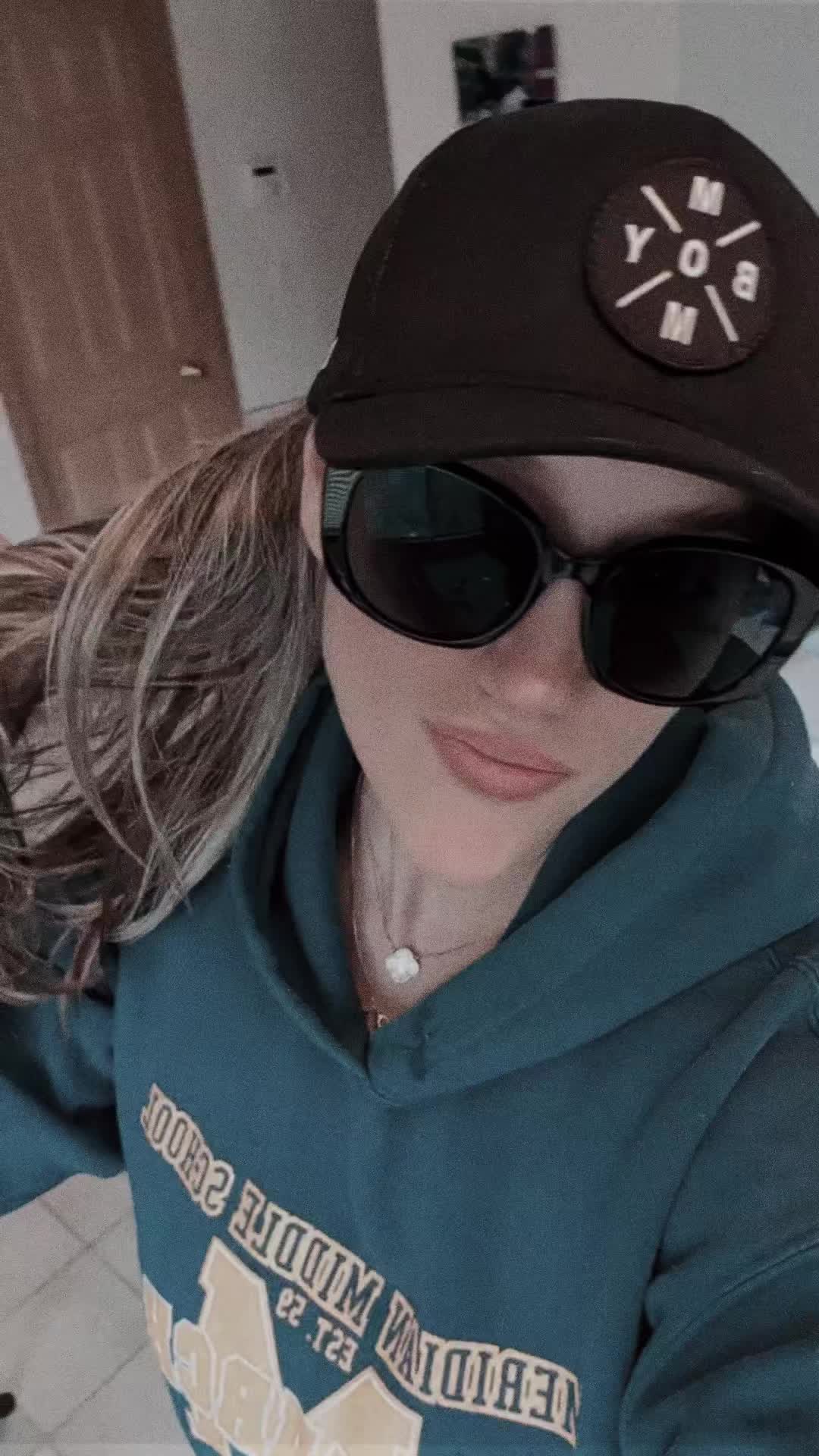@Browntruckbabe