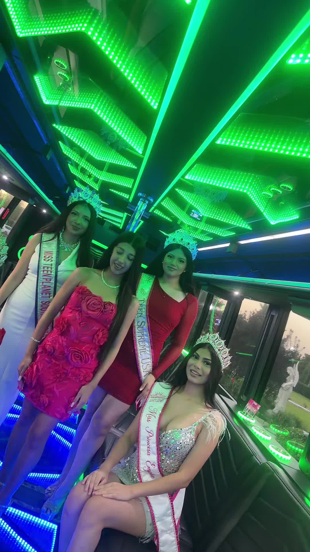 @HOUSTONLUXPARTYBUS