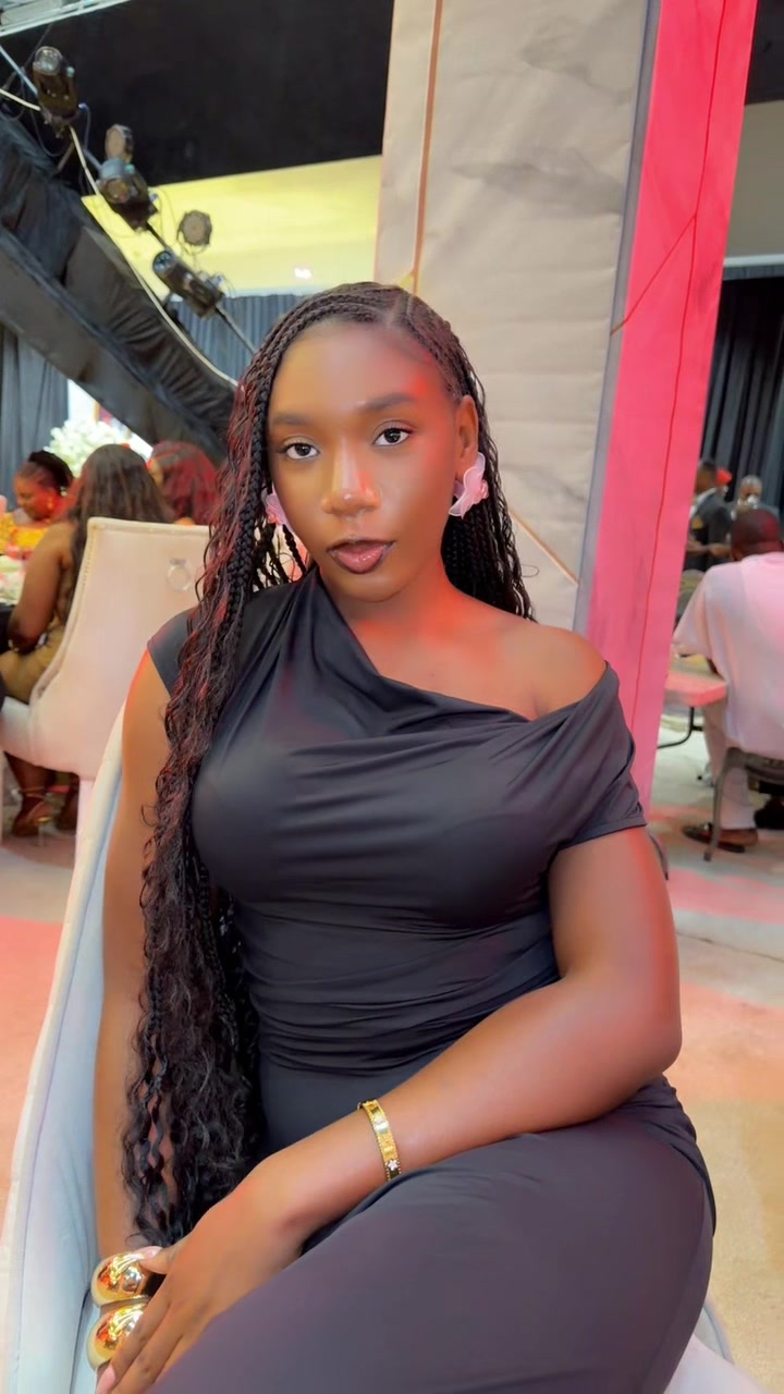 @sarahefere_