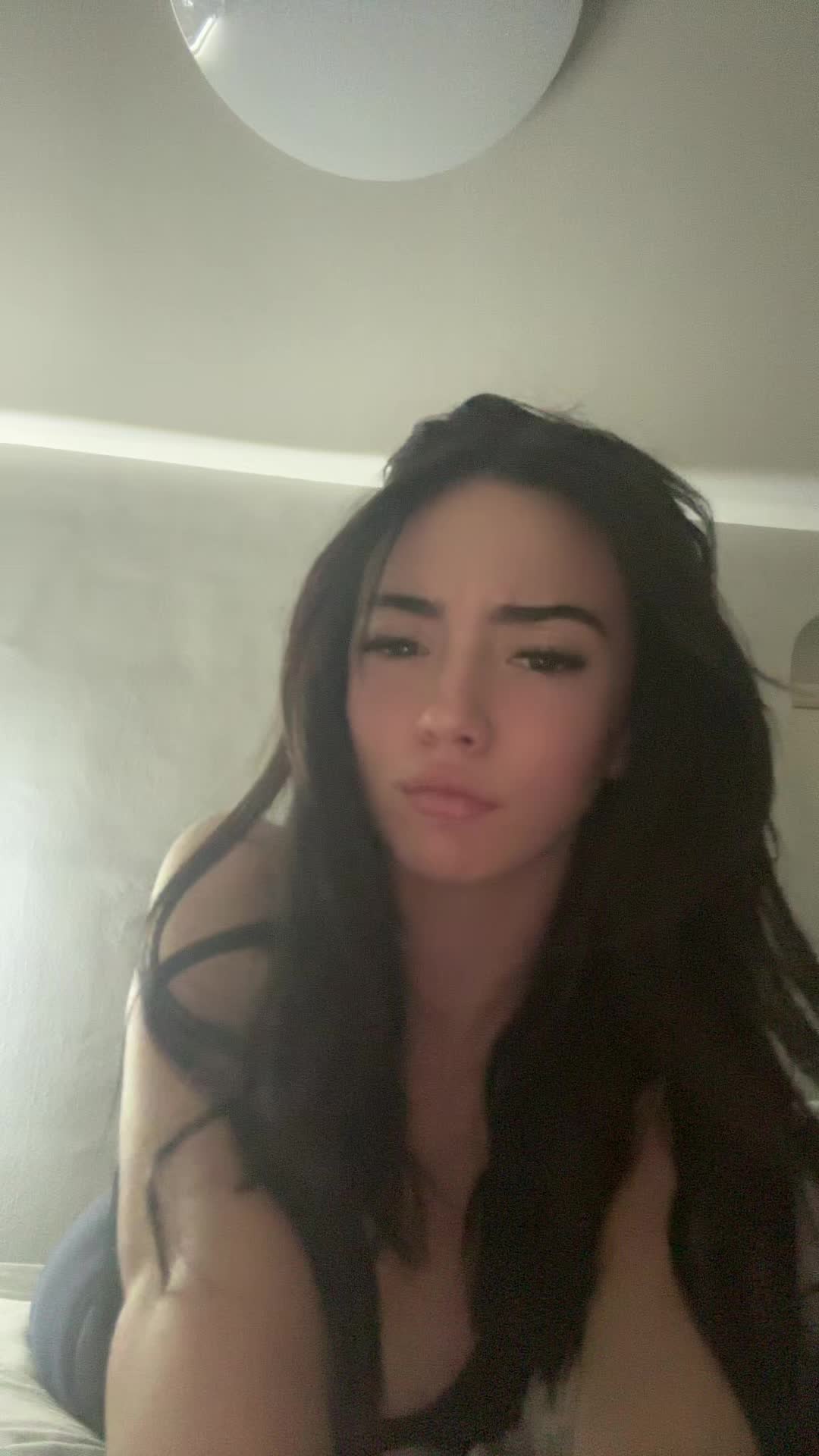 @lari📲
