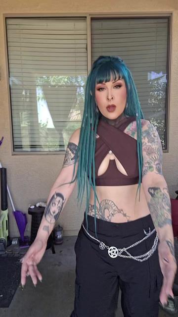 @niki_noxious