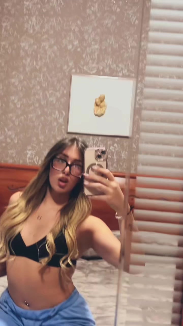 @𝑬