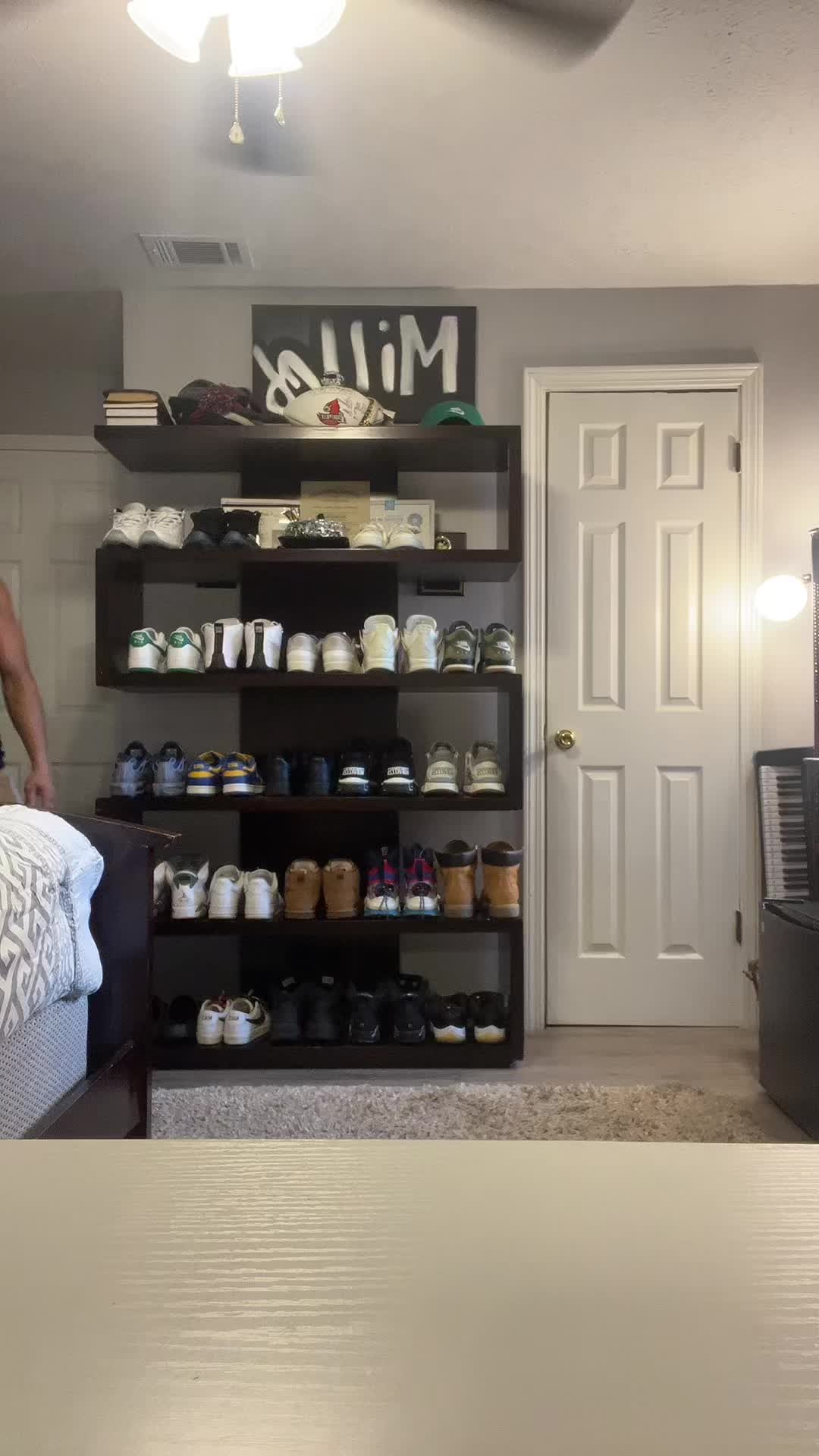 @_.luhmill