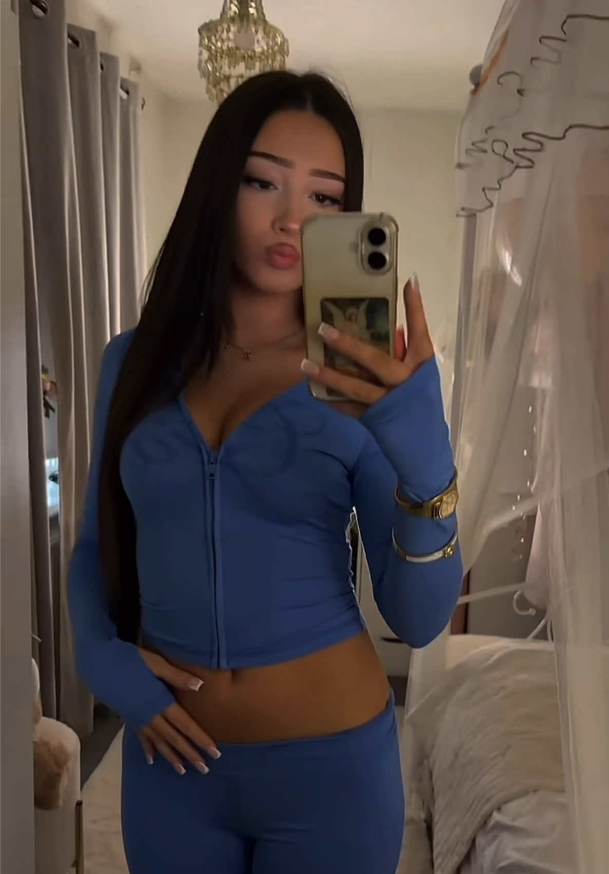 @ᥫ᭡.