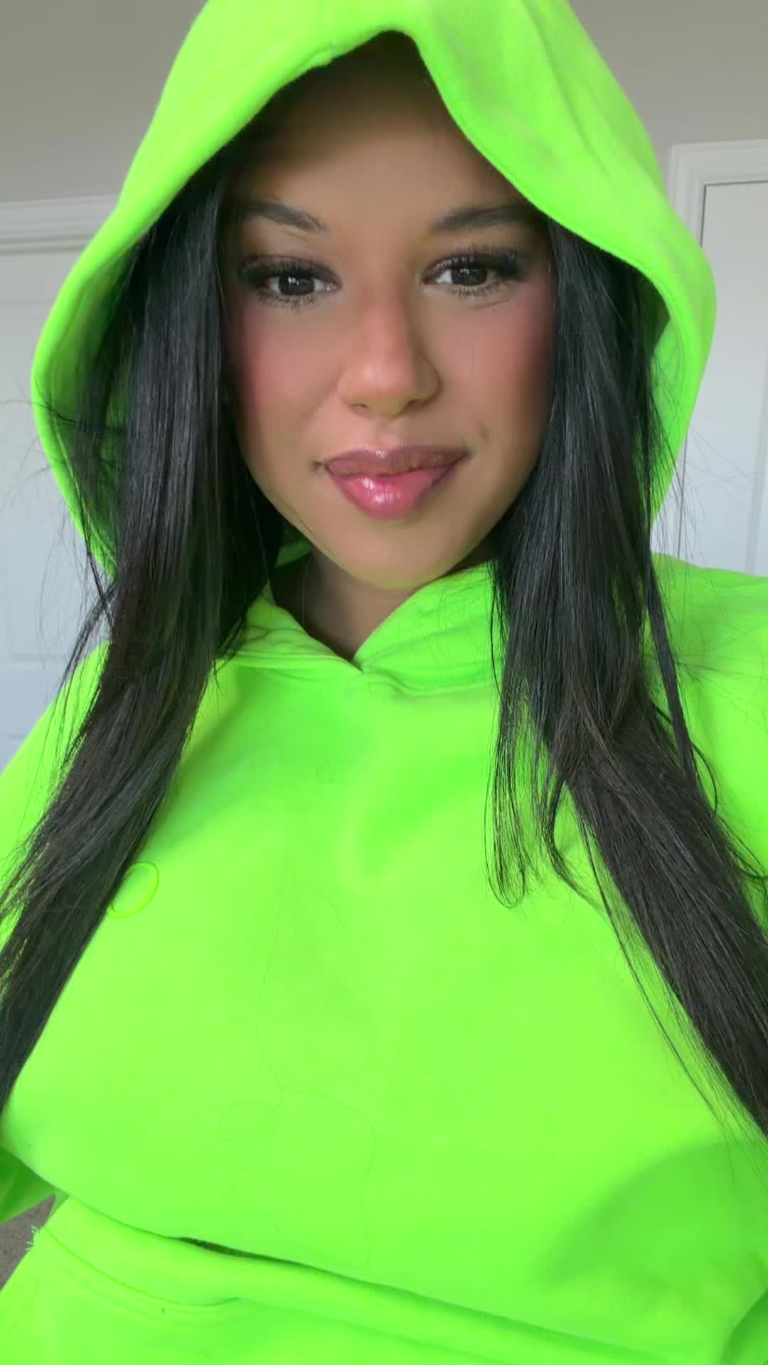 @LizDamyl