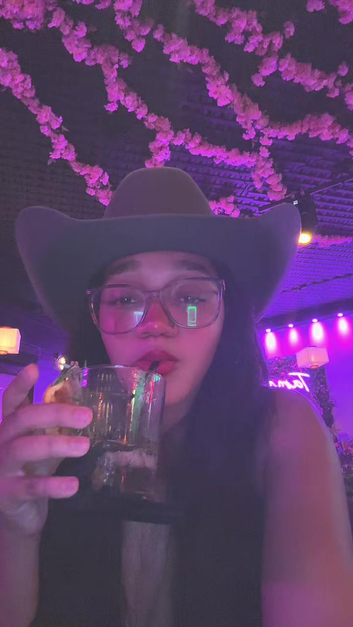 @Ari <3