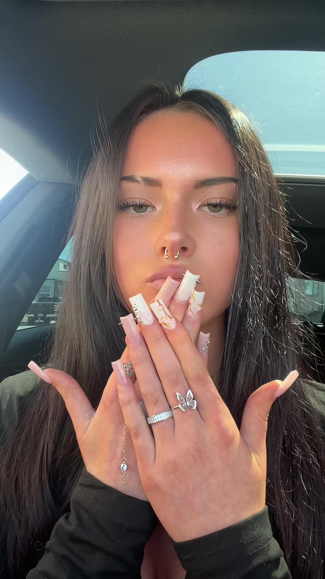 @👻