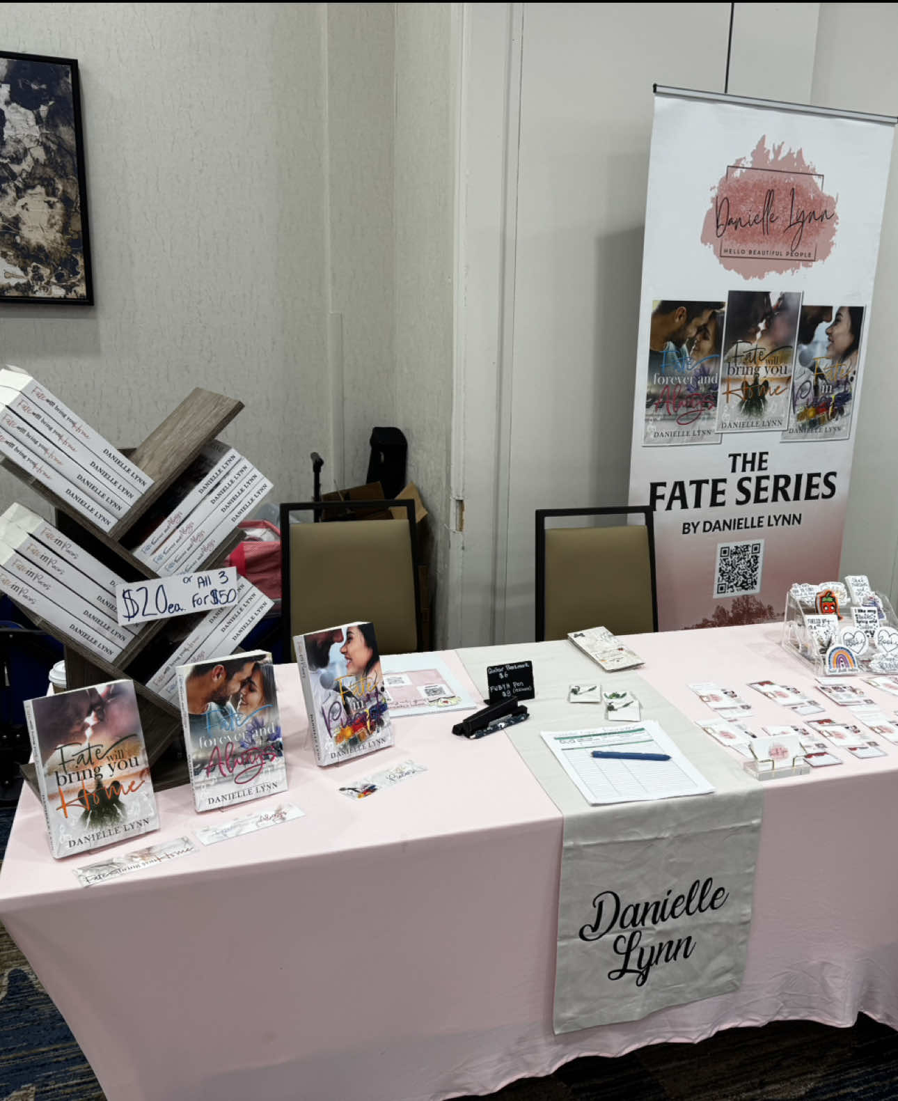 @Danielle Lynn-Romance Author📚